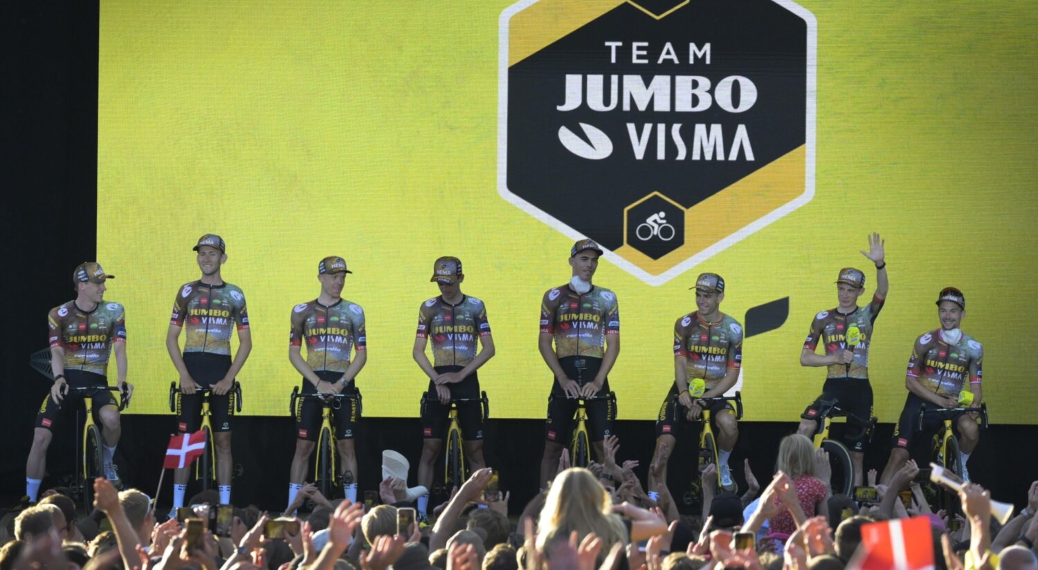 Crowd at Team Presentation in Antwerp